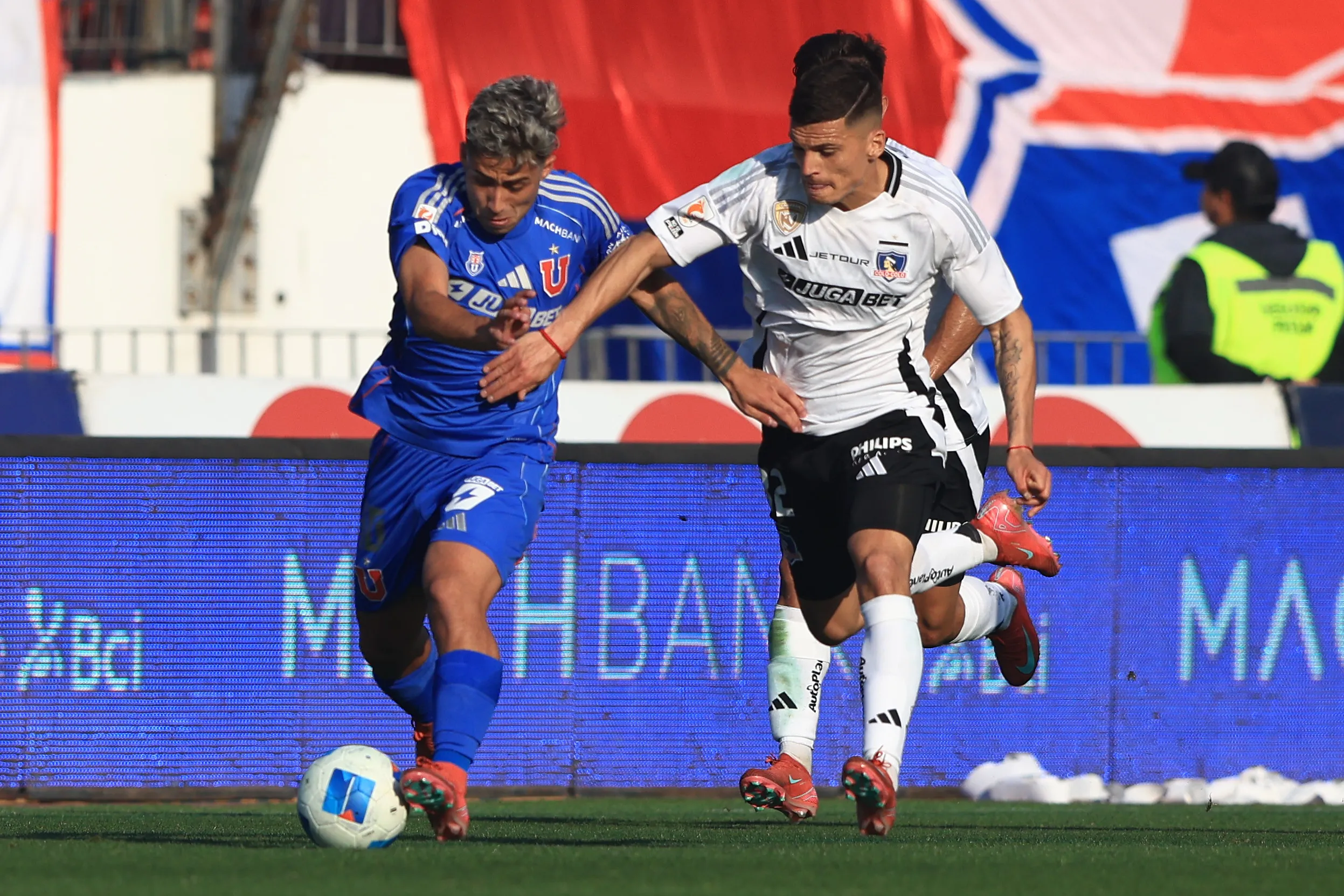 Lucas Assadi y Lucas Cepeda están viendo comprometidas sus chances de partir a Europa. (Foto: Felipe Zanca/Photosport)