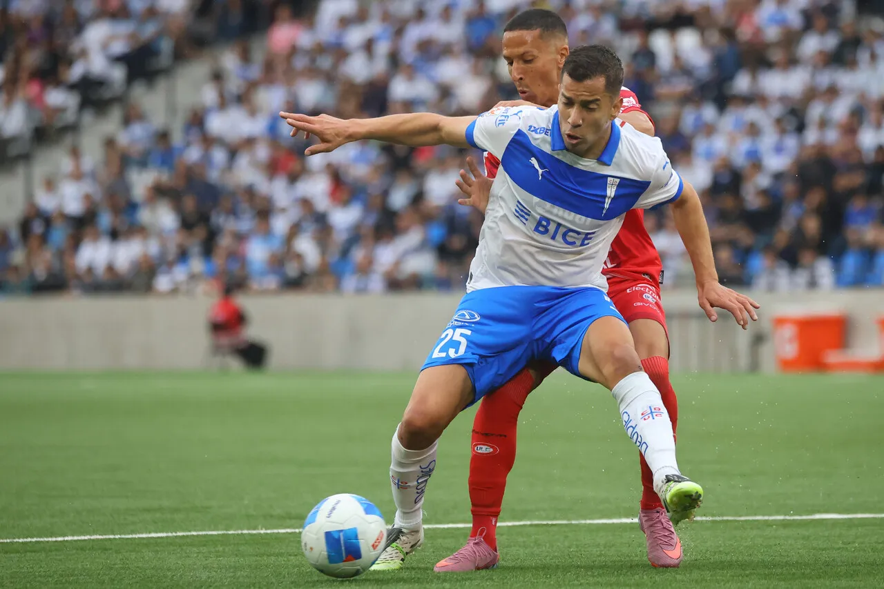 Farías no seguiría en la UC. | Foto: Photosport