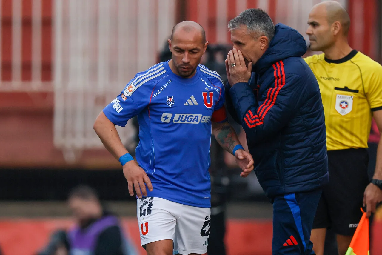 Esnaola le cae a Álvarez y su postura en la U | Foto: Photosport