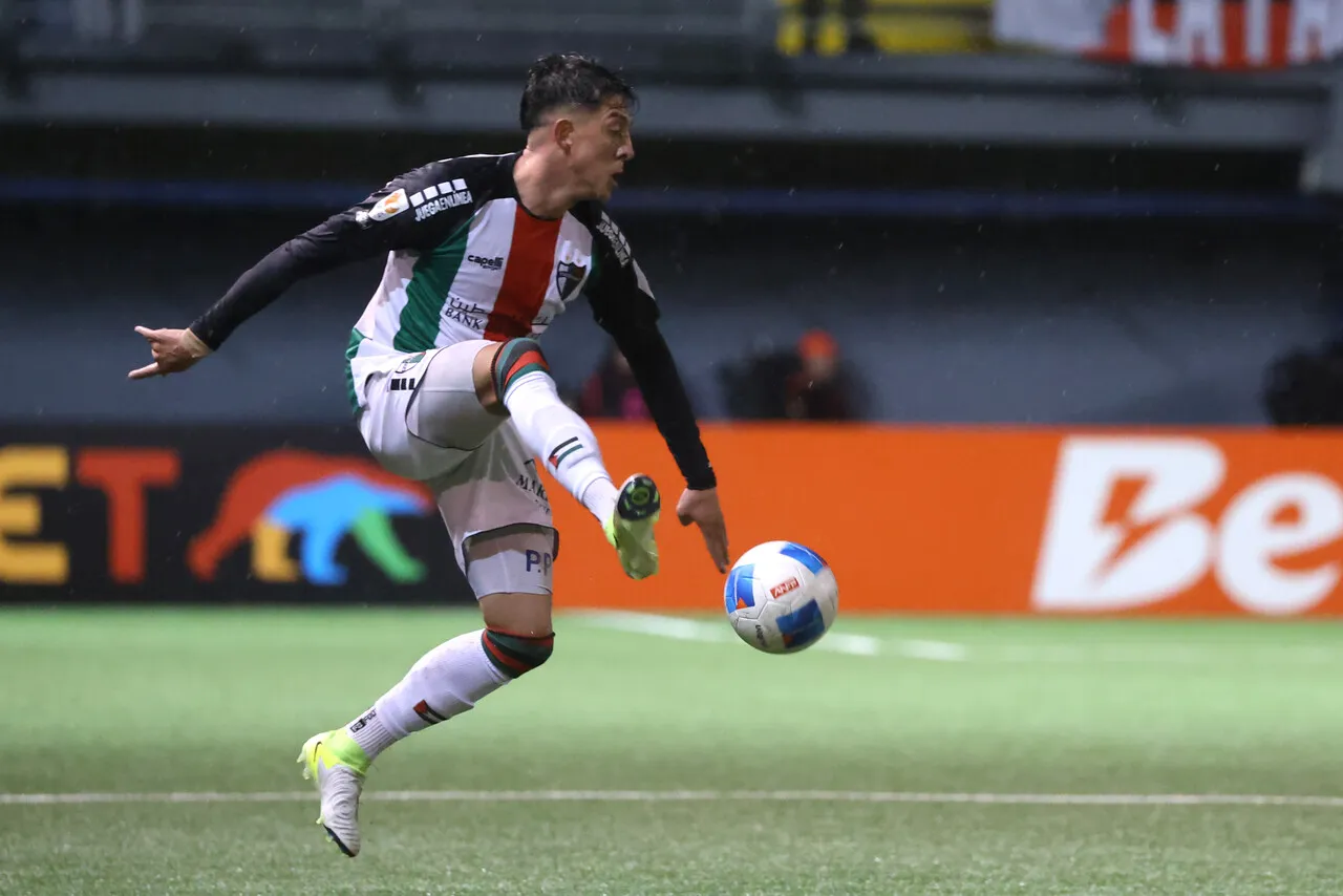 Pablo Parra dijo adiós a Palestino… ¡y los hinchas festejaron! (FOTO: Photosport).