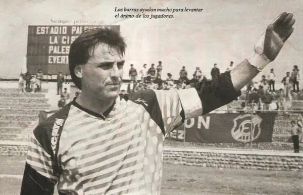Jorge Cortés en su época de oro en Everton.