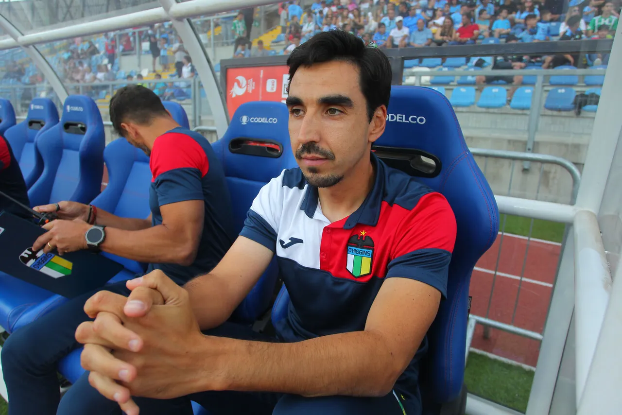 Paqui recibió el respaldo de Johnny en la U. | Foto: Photosport
