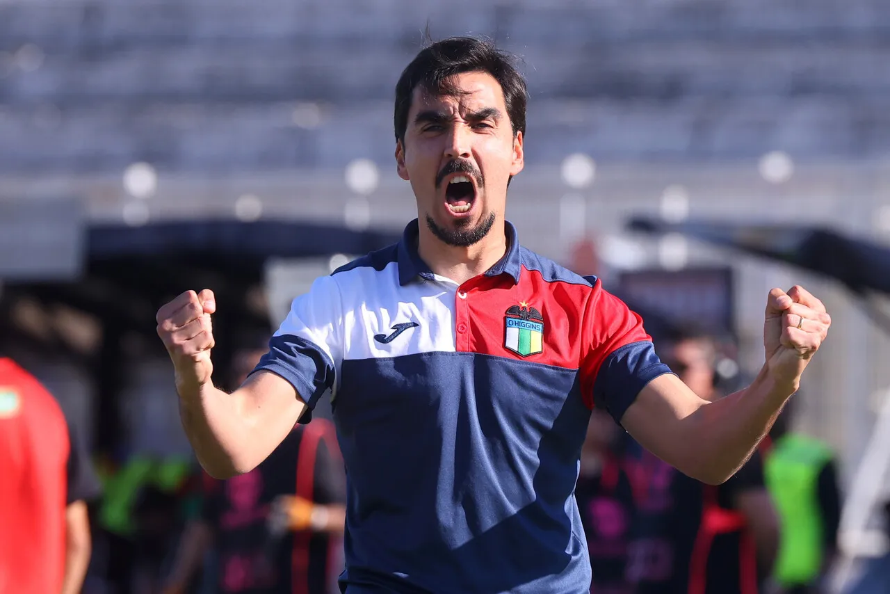 Francisco Meneghini se convertirá en el próximo DT de la U, si se llega a un acuerdo (Photosport).