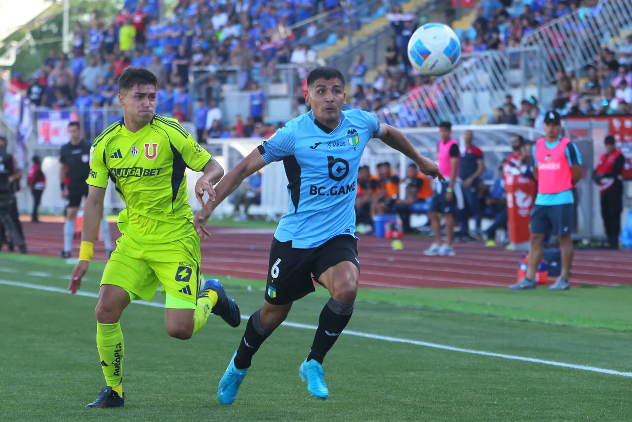 Pavez sería opción en la U | Foto: Photosport