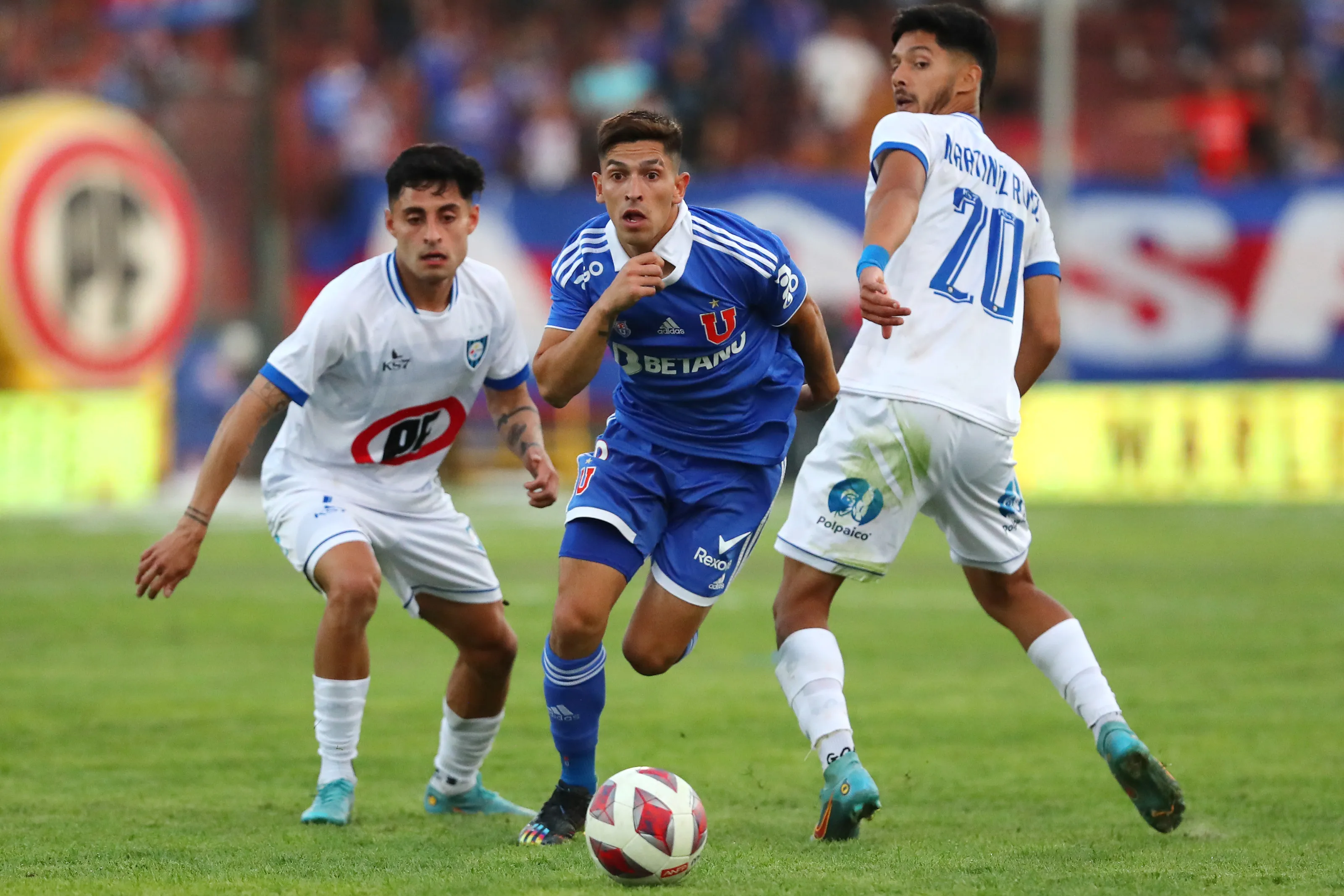 Desde su debut en el profesionalismo, Mauricio Morales disputó 33 partidos con la camiseta azul | FOTO: Jonnathan Oyarzun/Photosport