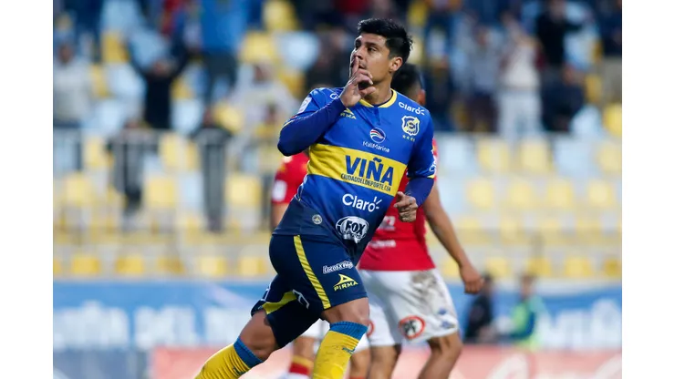 Un vuelco total en la posible llegada de Patricio Rubio a Everton.