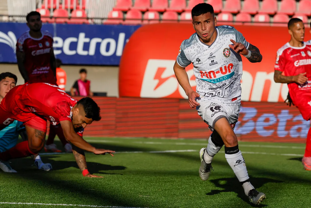 Colo Colo quiere los goles de Popín. | Foto: Photosport