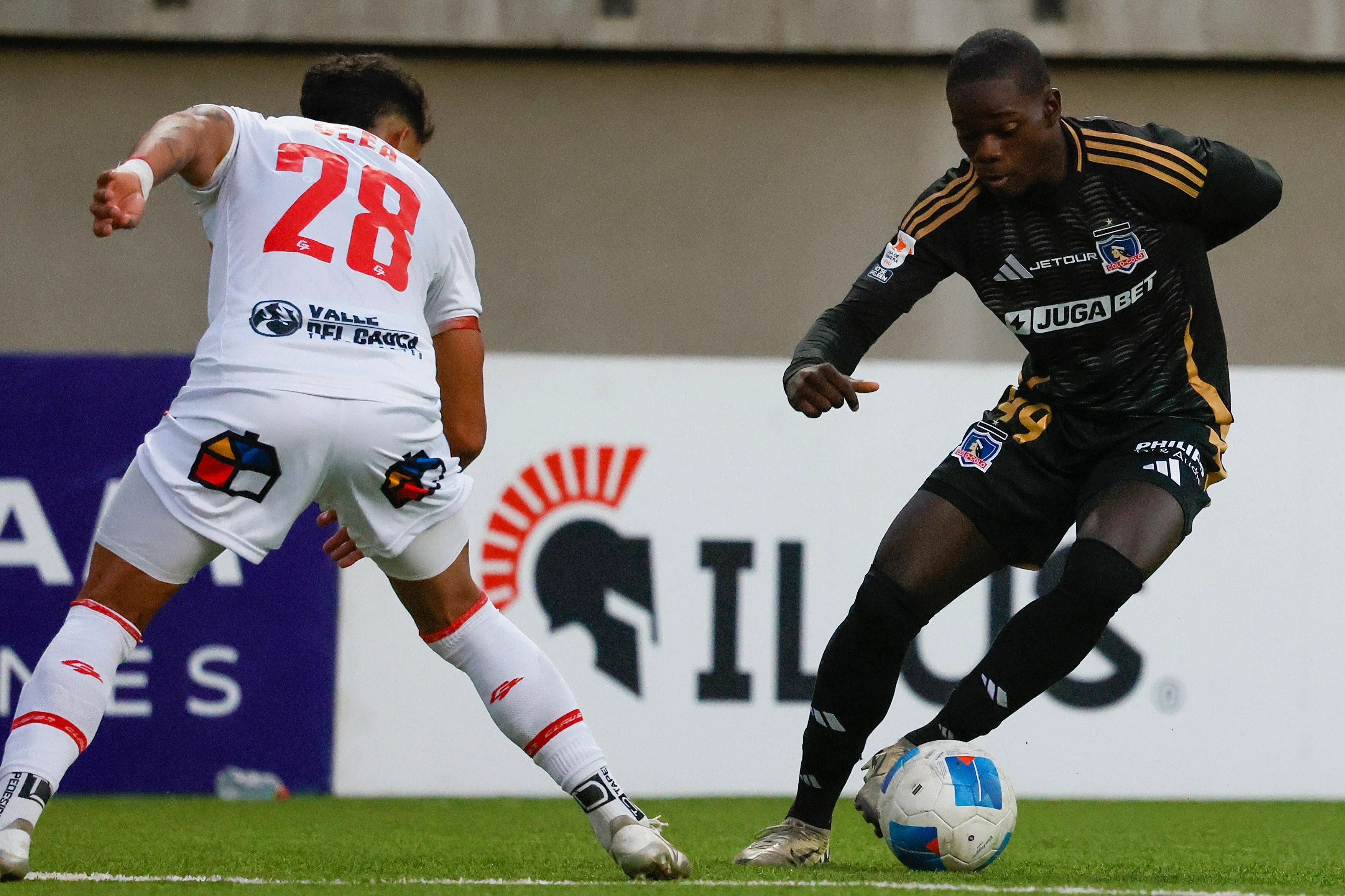 Clervaux disputó dos partidos oficiales con la camiseta de Colo Colo | FOTO: Andres Pina/Photosport