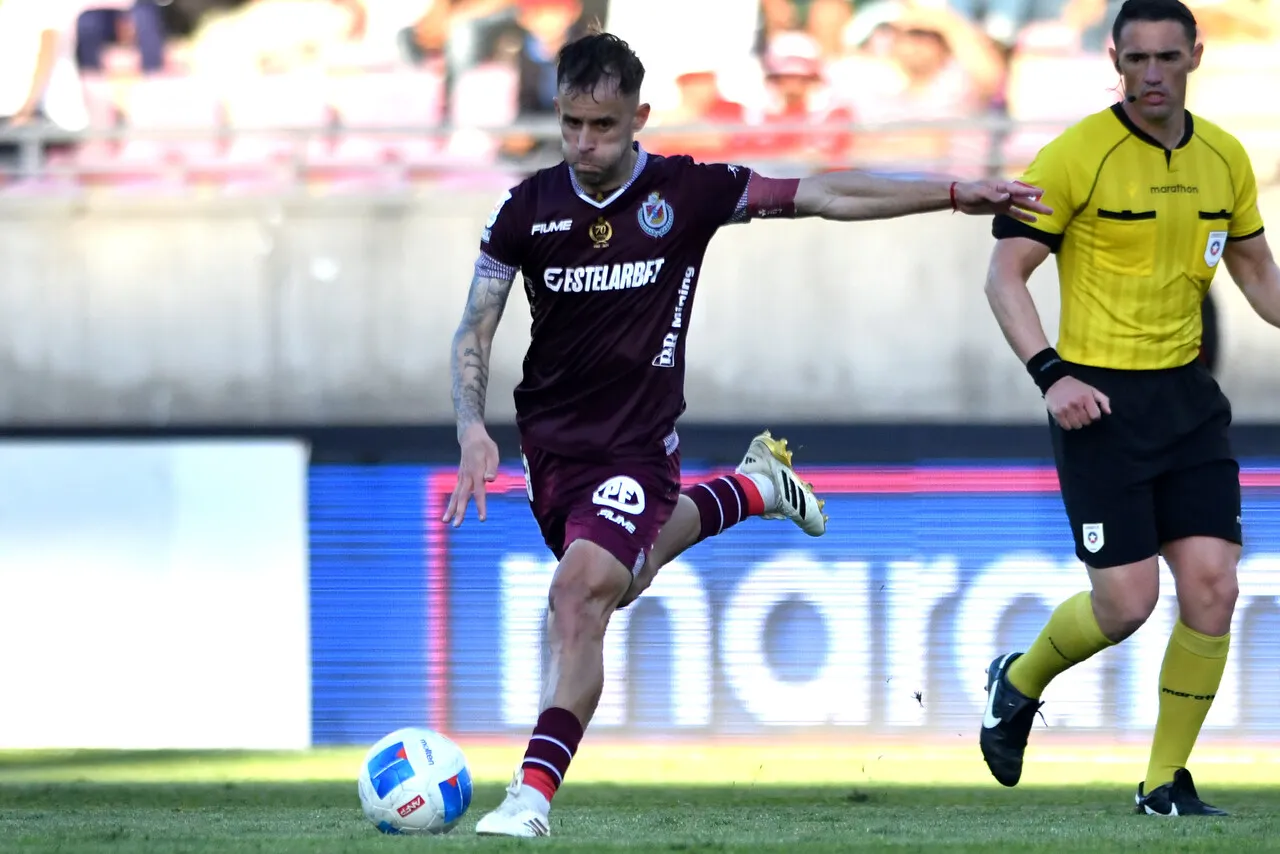 Gallegos tendría todo listo con Palestino | Foto: Photosport