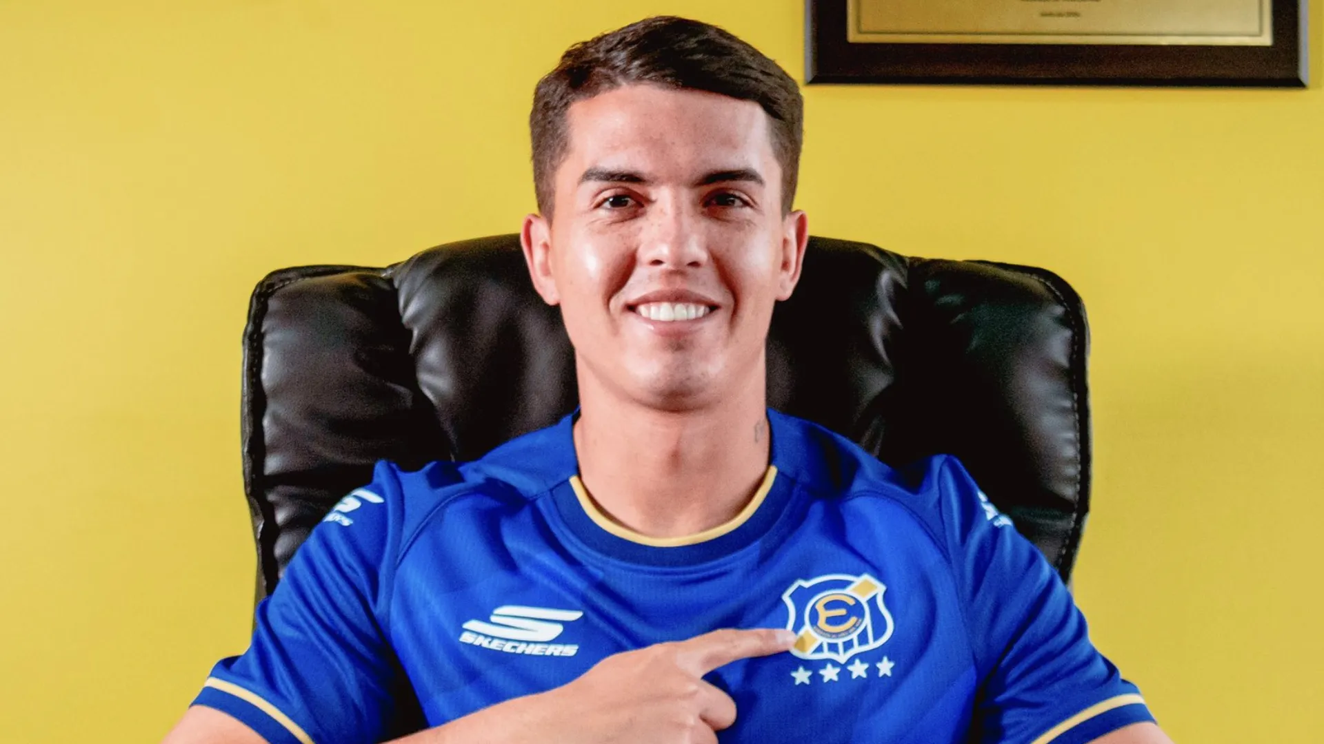 Julián Alfaro volvió a salir de Universidad de Chile. (Foto: Everton de Viña del Mar)