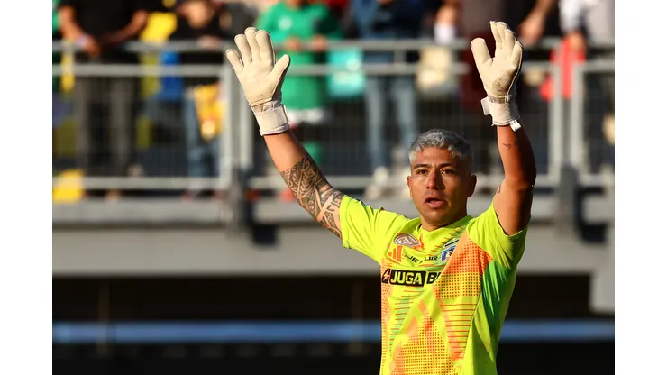 Brayan Cortés encontró club y en Colo Colo vuelven a buscar golero (Foto: Jonnathan Oyarzun/Photosport)