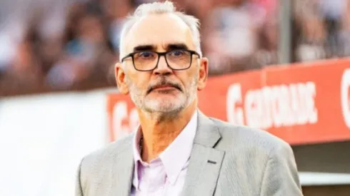 Dabrowski desconoce a refuerzo albo.