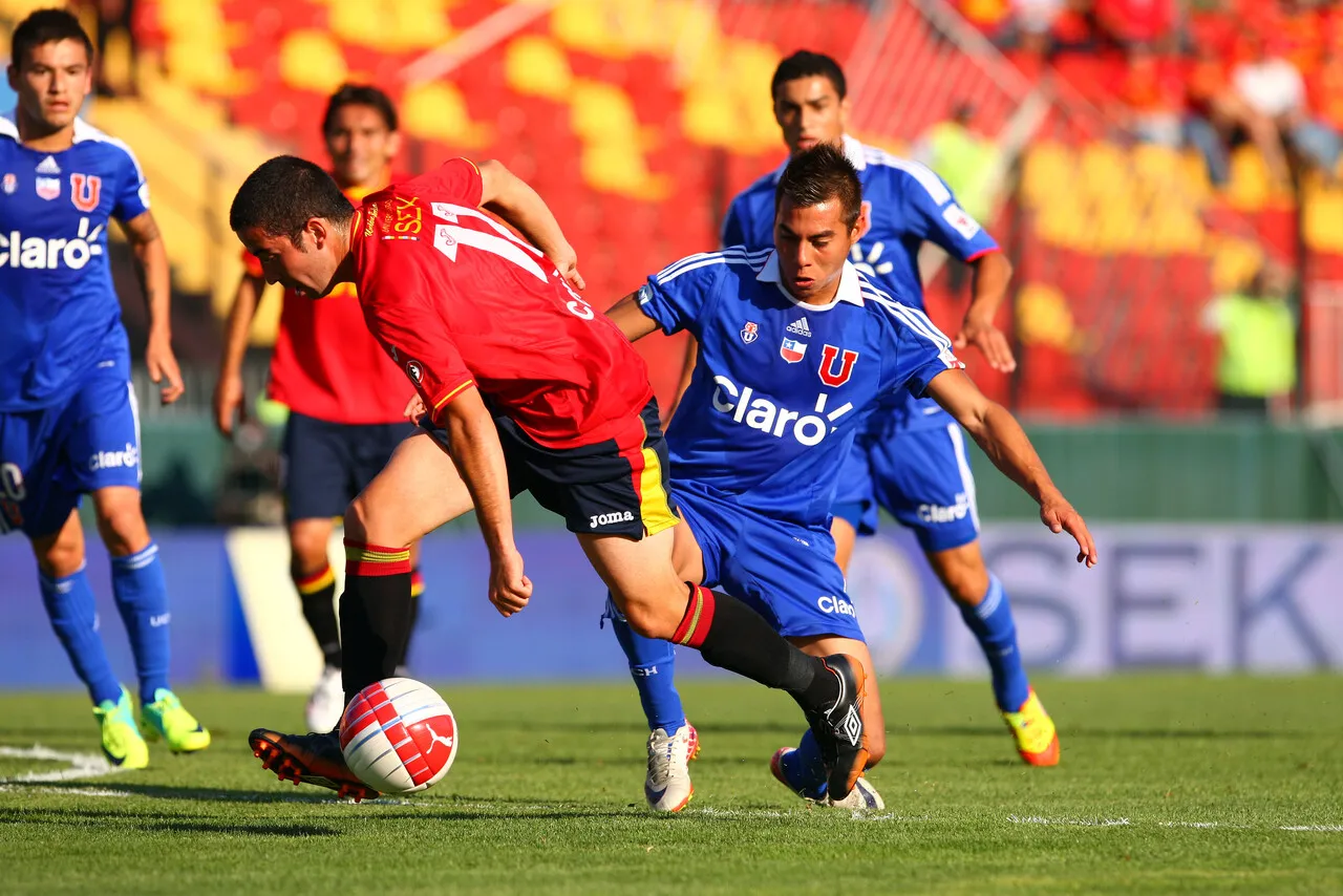 Eduardo Vargas es el nuevo refuerzo para la U 2026 (Photosport).