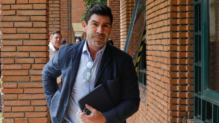 Defienden a Marcelo Salas por el mal estado de la cancha en Temuco.