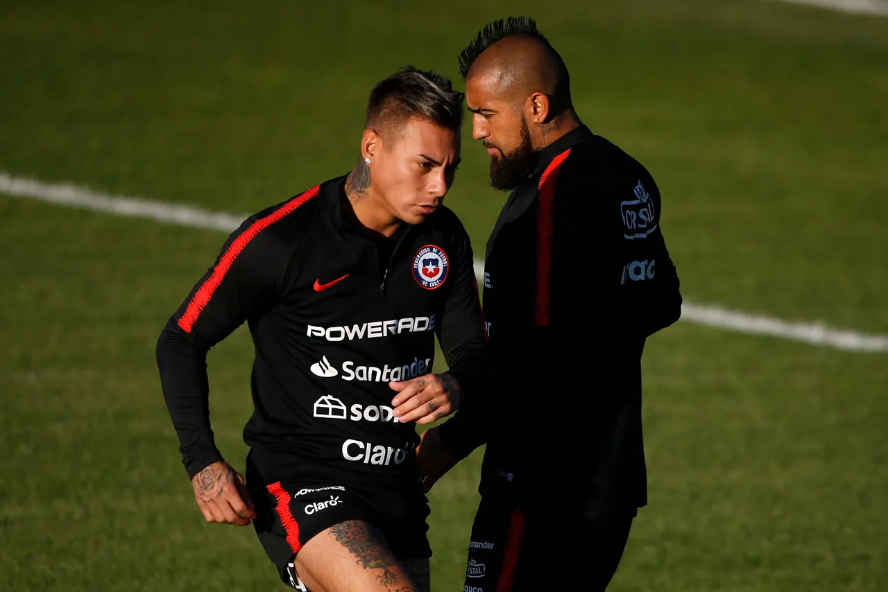 La diferencia salarial entre Arturo Vidal y Eduardo Vargas es abismal (Foto: Photosport)