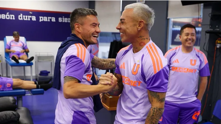Charles Aránguiz y Eduardo Vargas tuvieron su reencuentro en la U