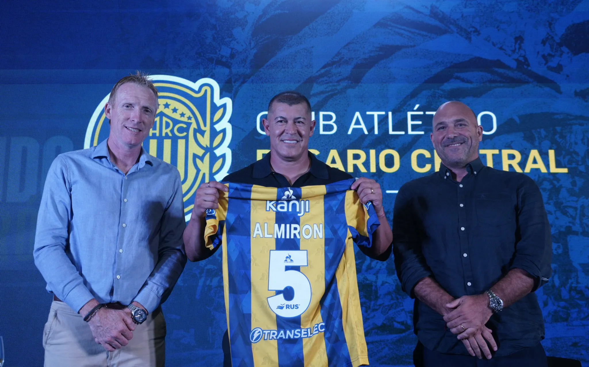 Jorge Almirón fue presentado como nuevo DT de Rosario Central. (Foto: @RosarioCentral)