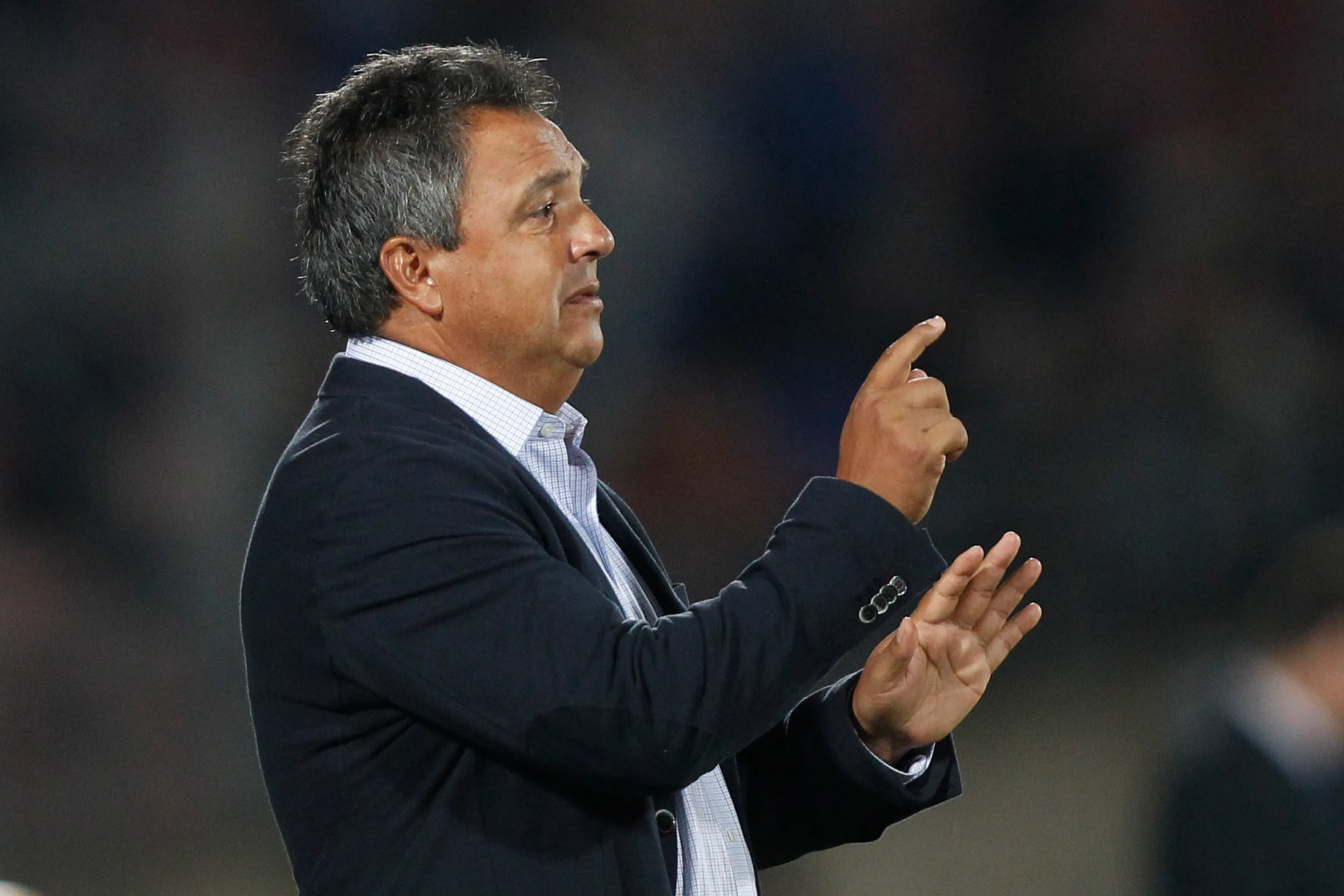 Víctor Hugo Castañeda aprueba el posible fichaje de Juan Martín Lucero en la U. (Foto: Marcelo Hernández/Photosport)