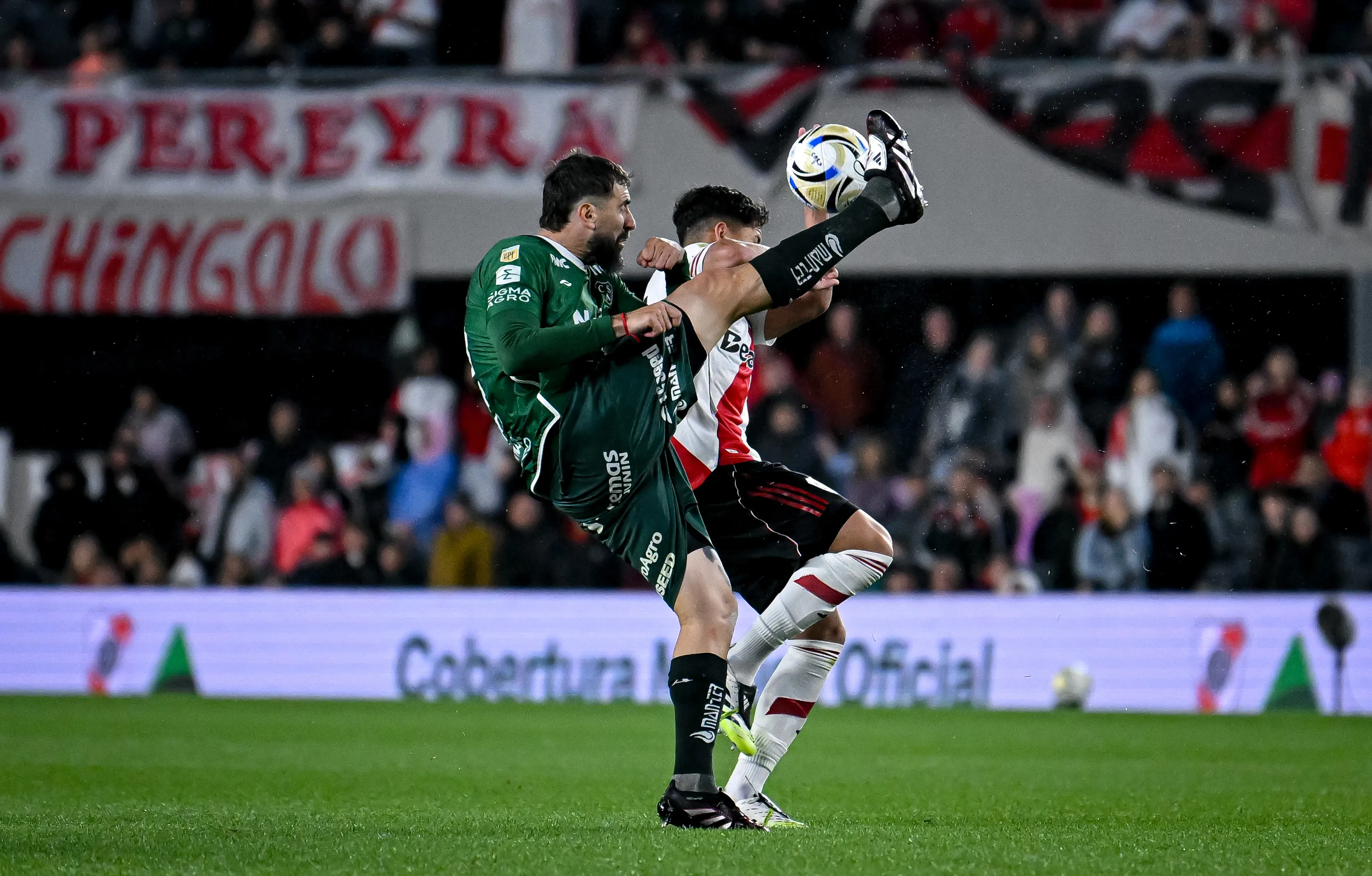 Lucas Pratto viende de disputar 9 partidos en Argentina: no marcó goles, ni tampoco dio asistencias | FOTO: Marcelo Endelli/Getty Images