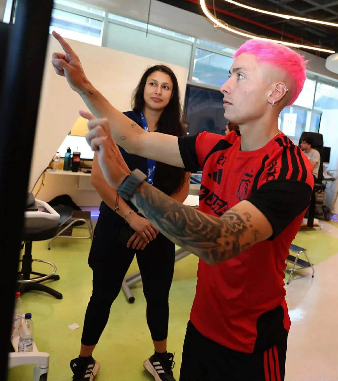 Cristián Zavala se realizó la revisión médica en Colo Colo. (Foto: @colocolooficial)