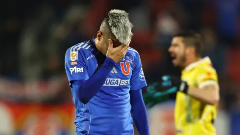 Mortero Aravena le cierra las puertas de la UC a Leandro Fernández (Foto: Photosport)