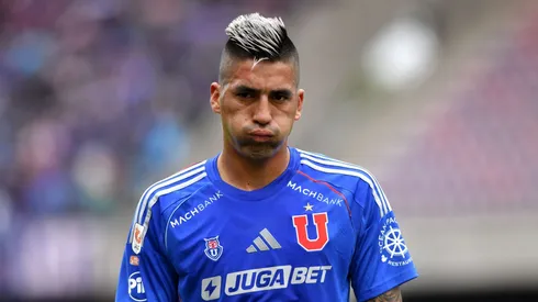 Pedro Heidi González reacciona a la salida de Leandro Fernández.
