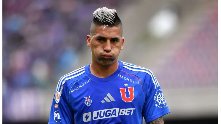 Pedro Heidi González reacciona a la salida de Leandro Fernández.