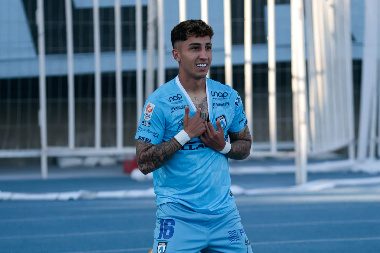 Soto será el reemplazo de Pizarro | Foto: Photosport