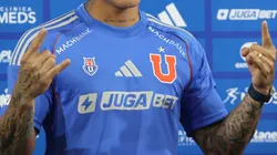 Universidad de Chile ya tendría sus indumentarias para la temporada 2026. Ambas poseen diseños bastante llamativos (Foto: Photosport)