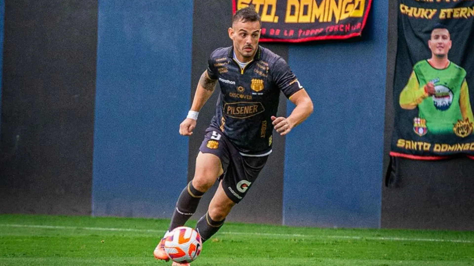 Octavio Rivero llegaría este sábado a Chile para firmar por la U (Facebook).