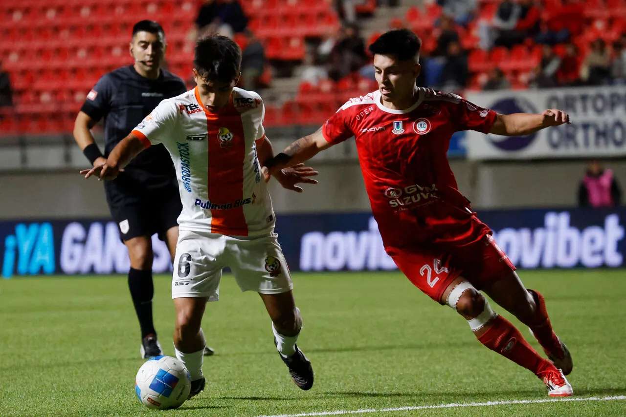 Yáñez, a la derecha, parte a préstamo. | Foto: Photosport