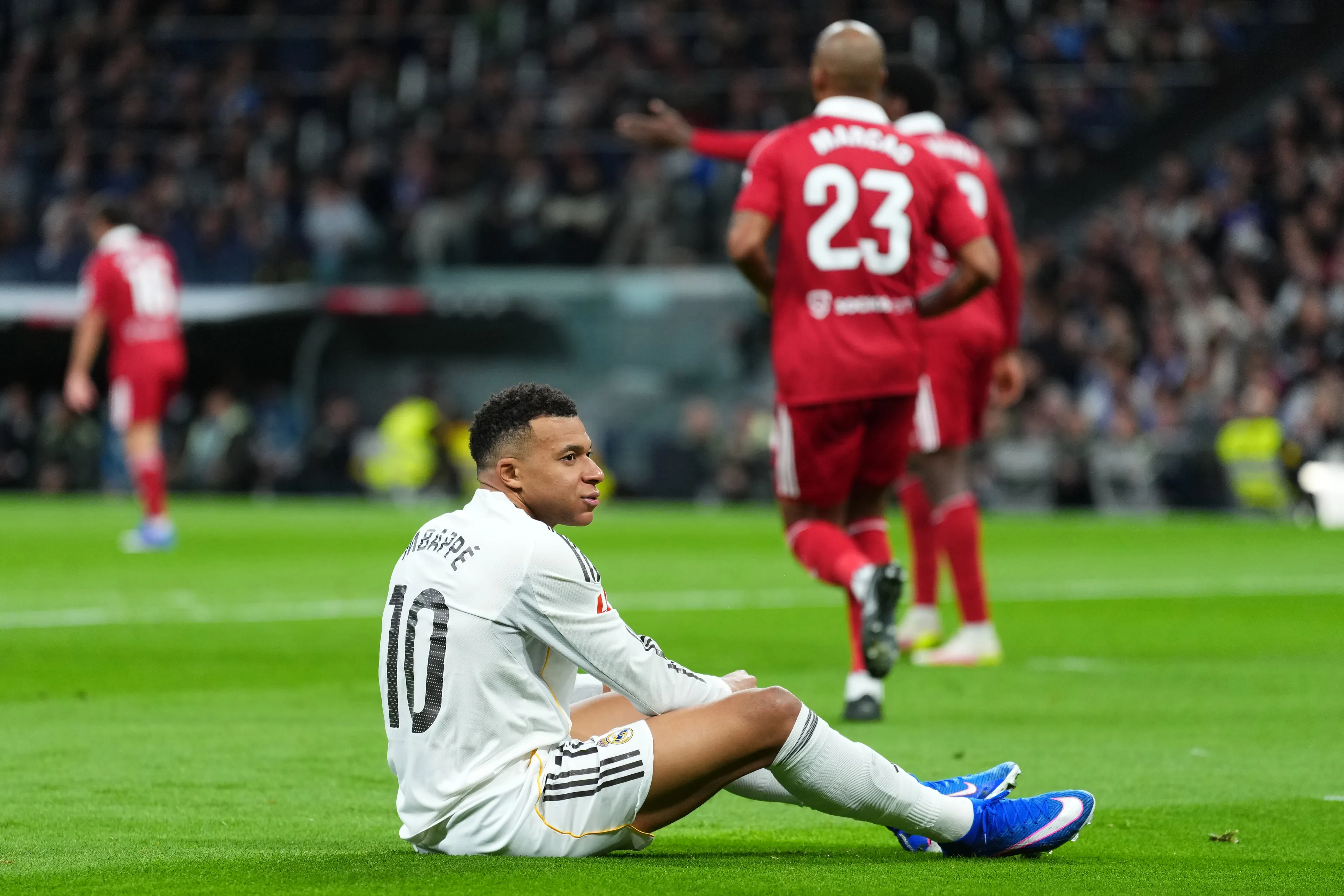 Mbappé deberá esperar su oportunidad en el banco de suplentes | FOTO: Angel Martinez/Getty Images