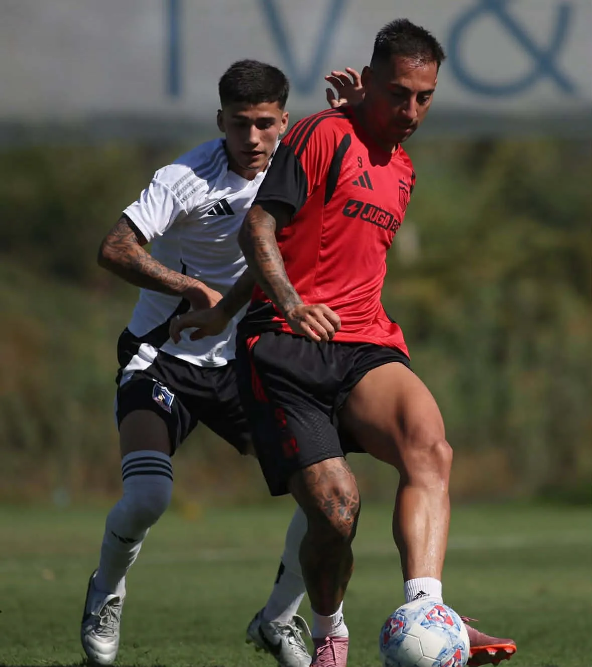 Javier Correo convirtió cuatro goles en el amistoso de Colo Colo con la Sub 20. (Foto: @colocolooficial)