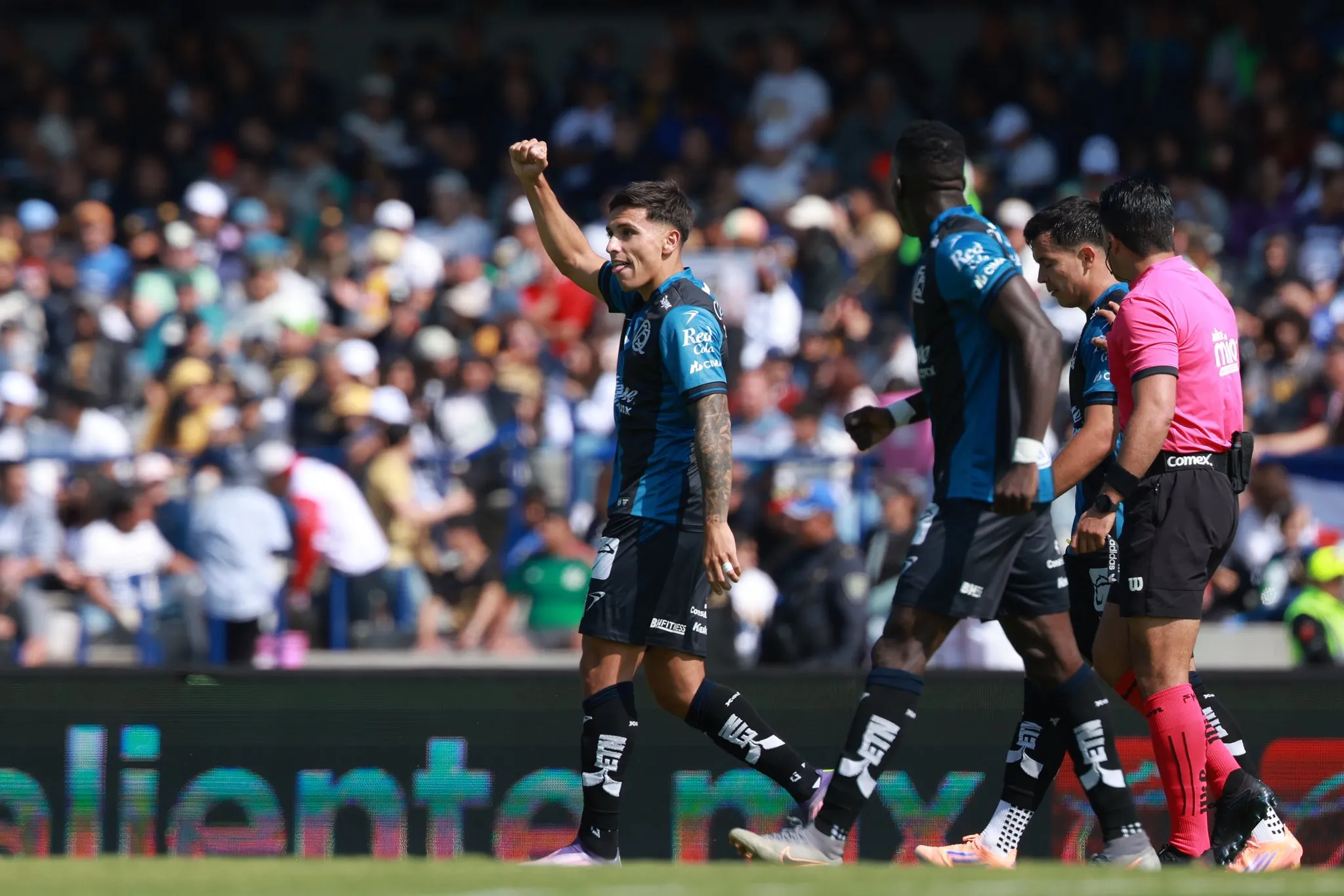 Querétaro igualó 1-1 en su debut en la Liga MX ante Pumas (Club_Queretaro).