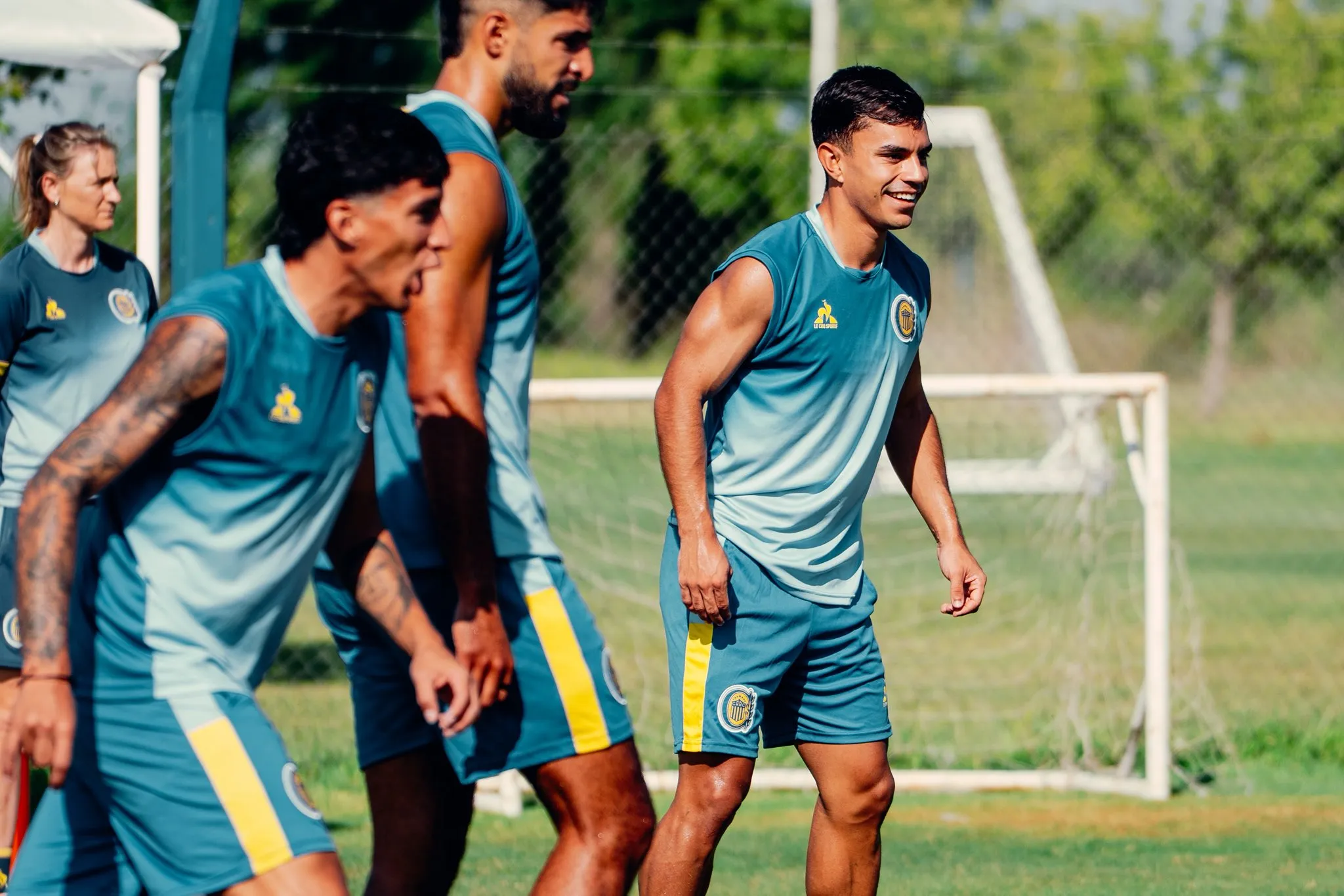 Vicente Pizarro jugó sus primeros minutos con la camiseta de Rosario Central (@RosarioCentral).