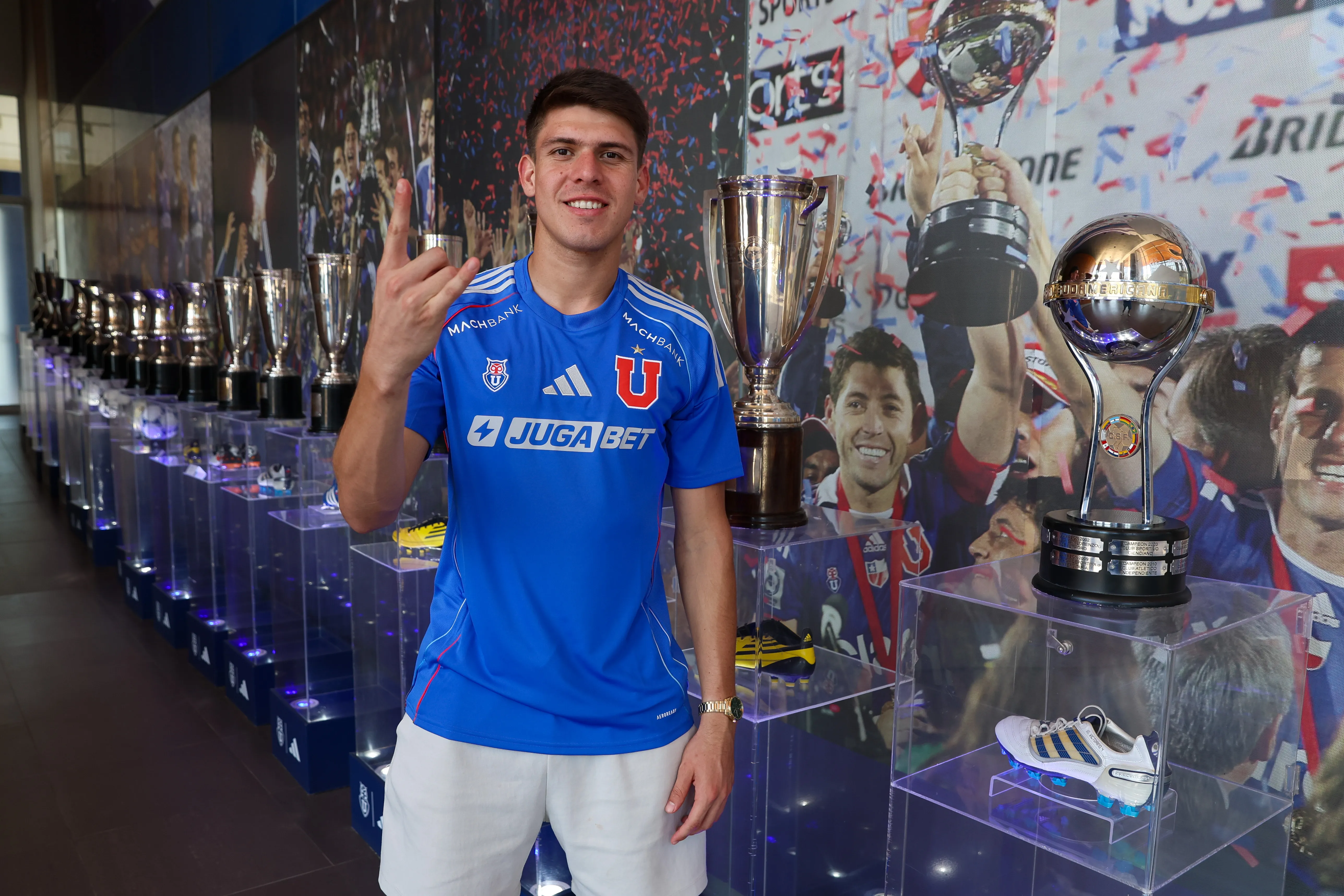 Lucas Romero ya es jugador de Universidad de Chile. (Foto: Club Universidad de Chile)