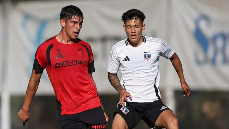 Yastin Cuevas comienza a asomar como la gran proyección para la delantera alba (Foto: @colocolooficial)