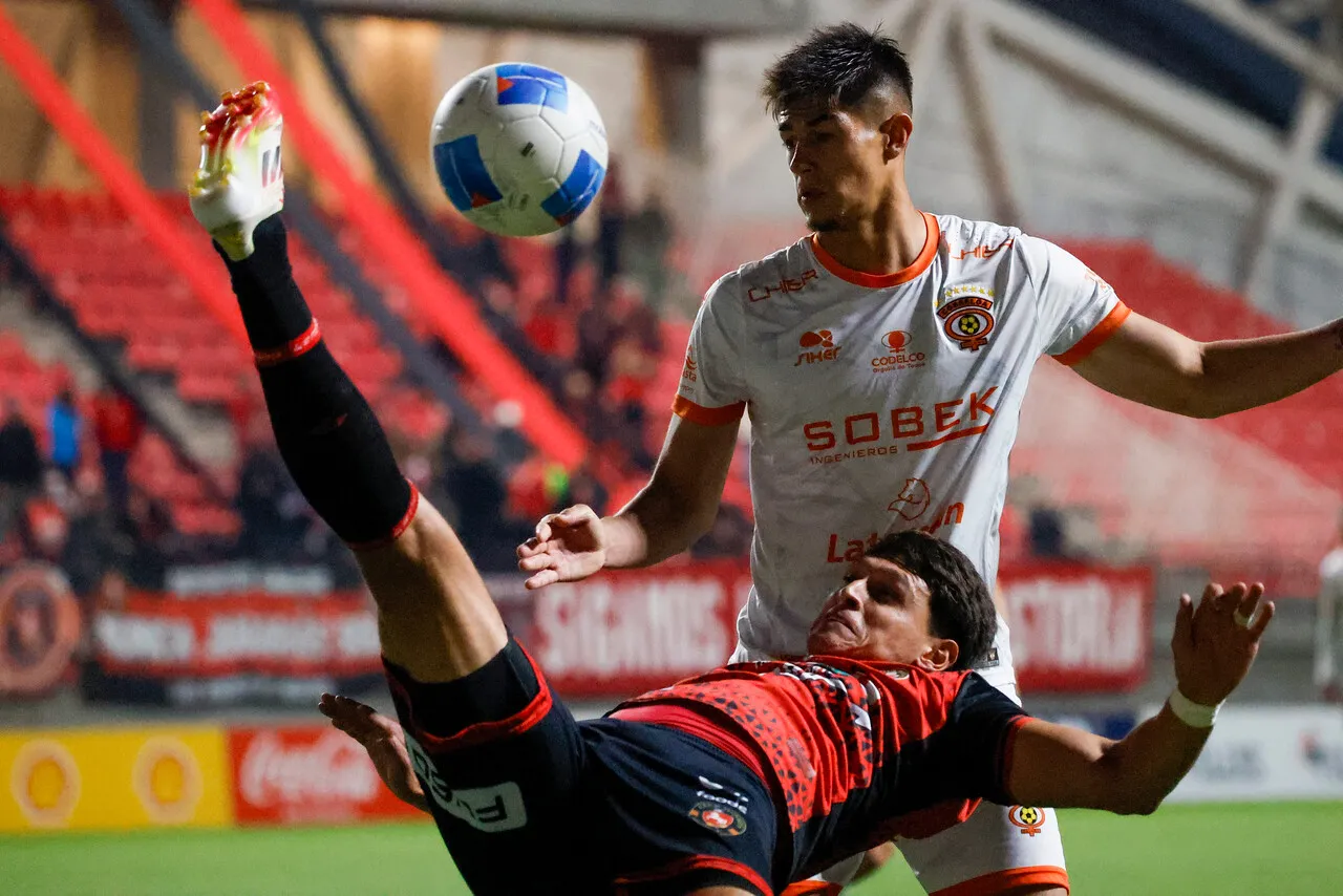 Tapia en el 2025 estuvo en Cobreloa | Foto: Photosport