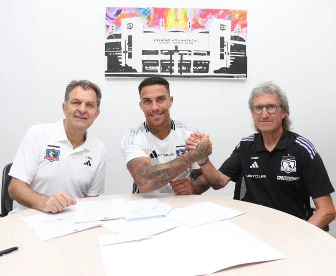Javier Méndez fue presentado en Colo Colo (@ColoColo).