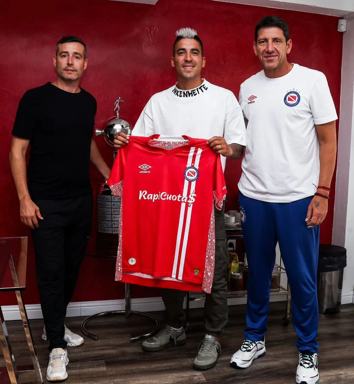 Fernández oficializado en Argentinos Juniors | Foto: Instagram