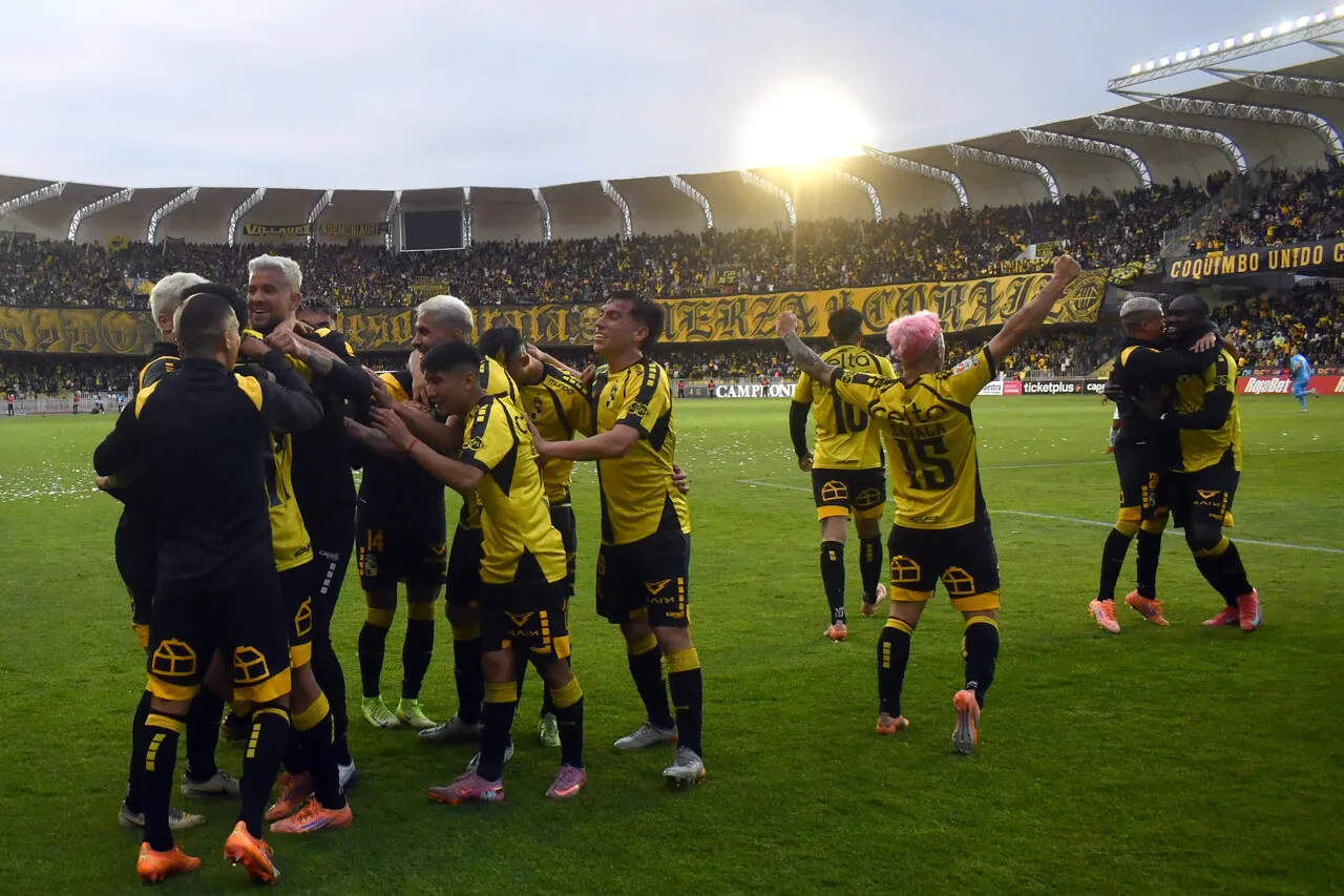 Coquimbo Unido busca mantener el nivel que llevó a ser campeón en 2025 (Photosport).