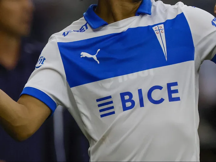 Estaba con un pie afuera de la UC y ahora puede quedarse