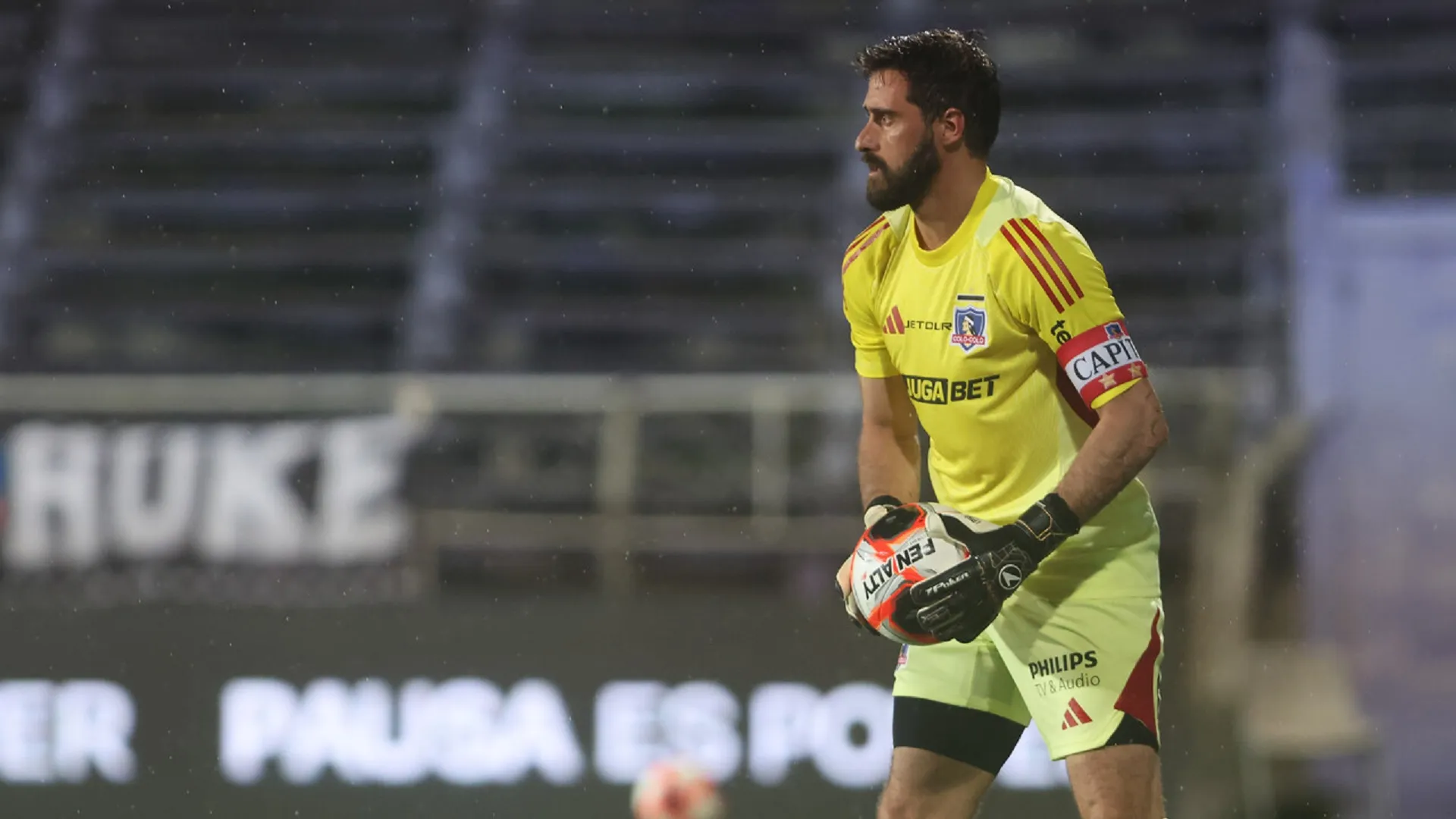 Fernando De Paul fue figura y capitán de Colo Colo ante Olimpia (Foto: Photosport)