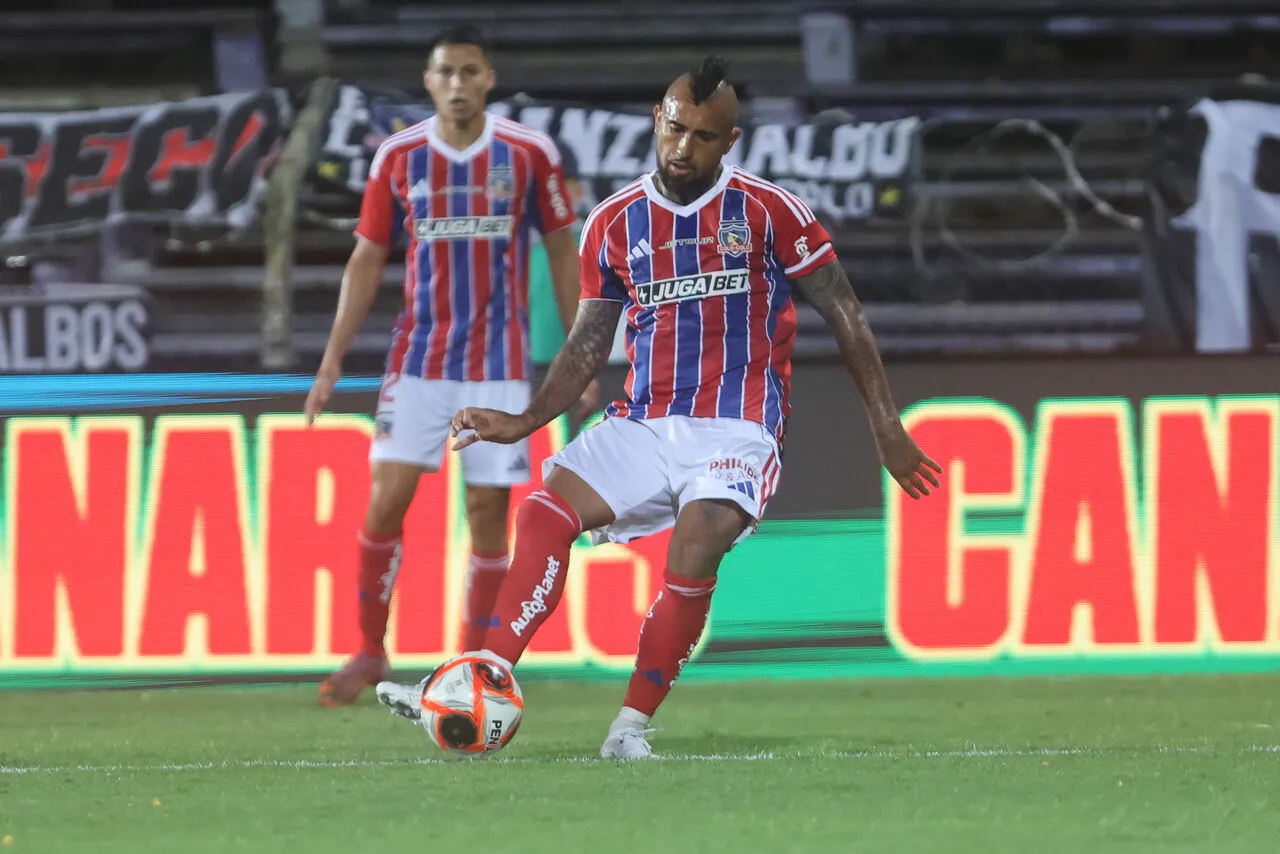 Arturo Vidal jugó un partido correcto ante Olimpia. | Foto: Photosport