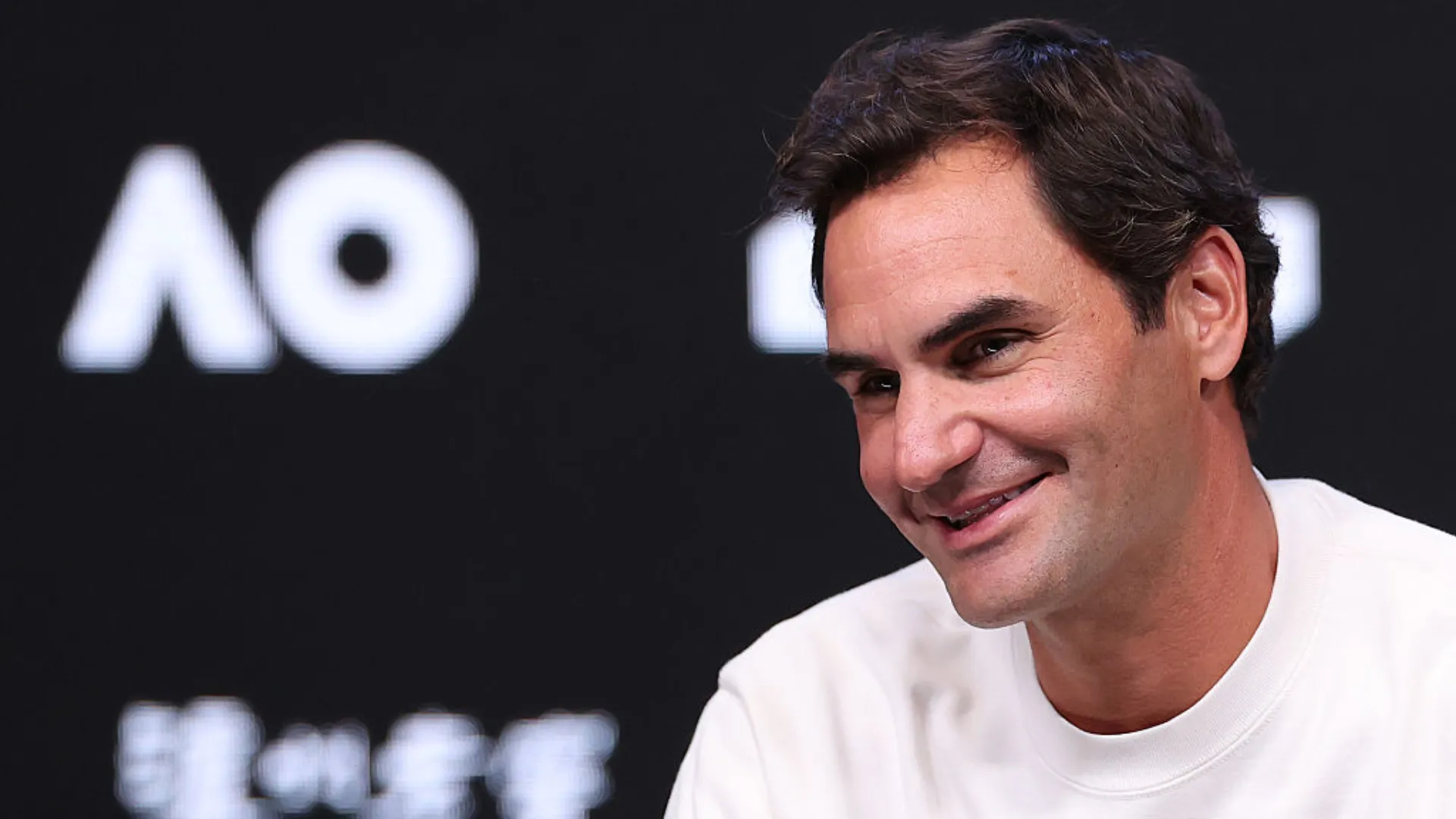 Roger Federer nuevamente hace noticia fuera de las pistas.