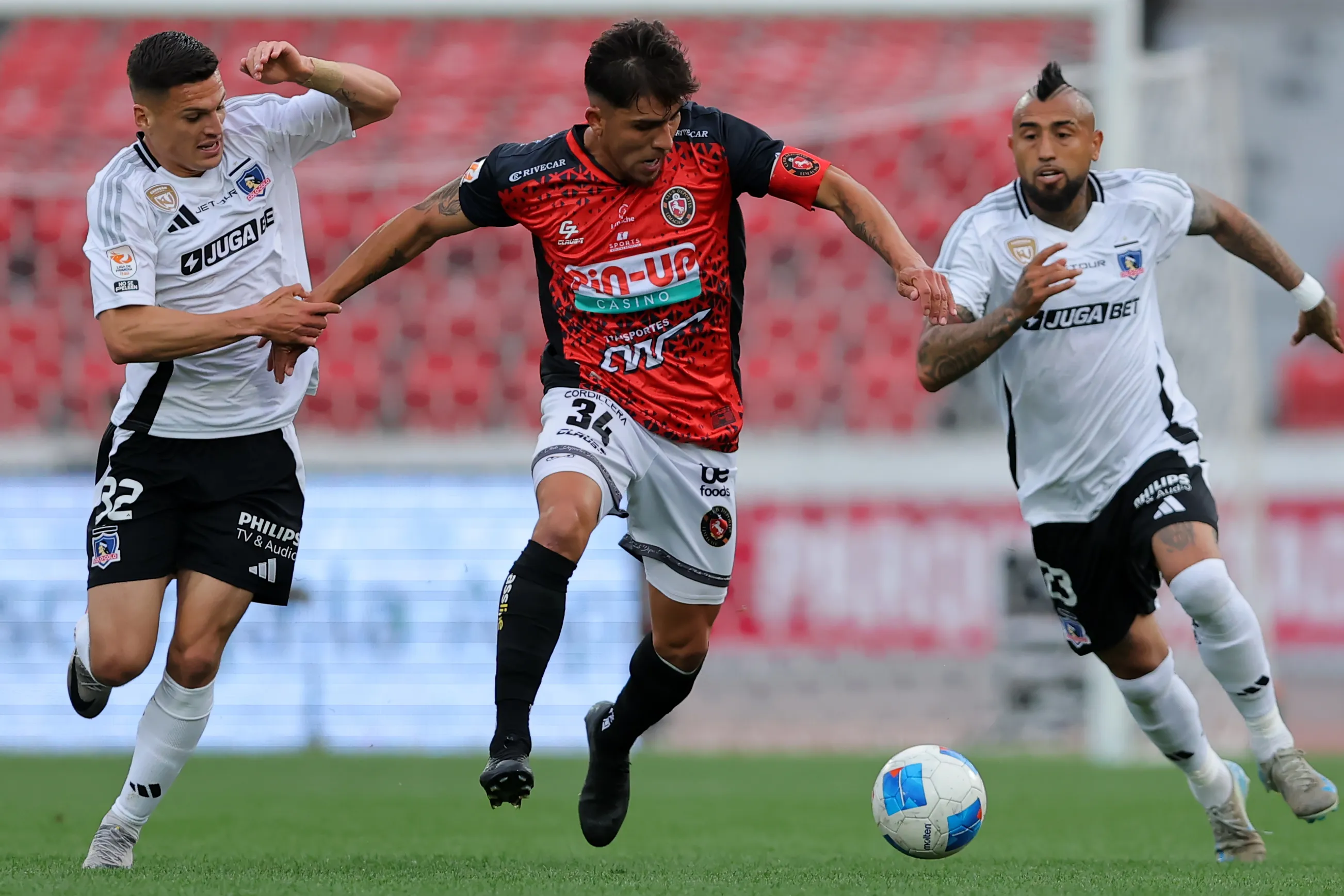 Colo Colo arranca de visita ante Deportes Limache en la Serie Río de La Plata. (Foto: Javier Torres/Photosport)