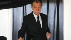 El presidente de Blanco y Negro tomó una drástica decisión con el club.