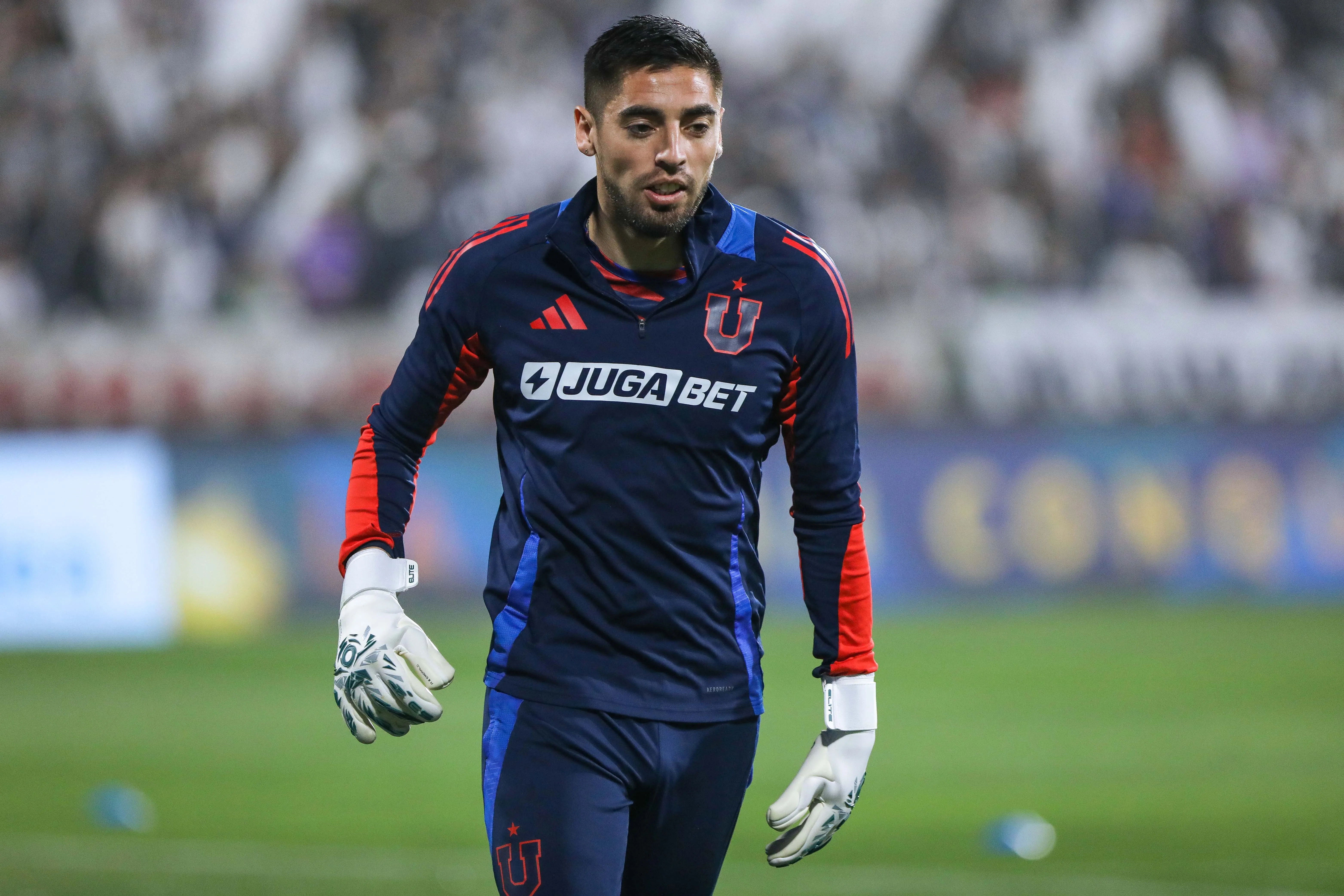 Gabriel Castellón le da un dolor de cabeza a Paqui Meneghini | FOTO: Joel Alonzo/Photosport