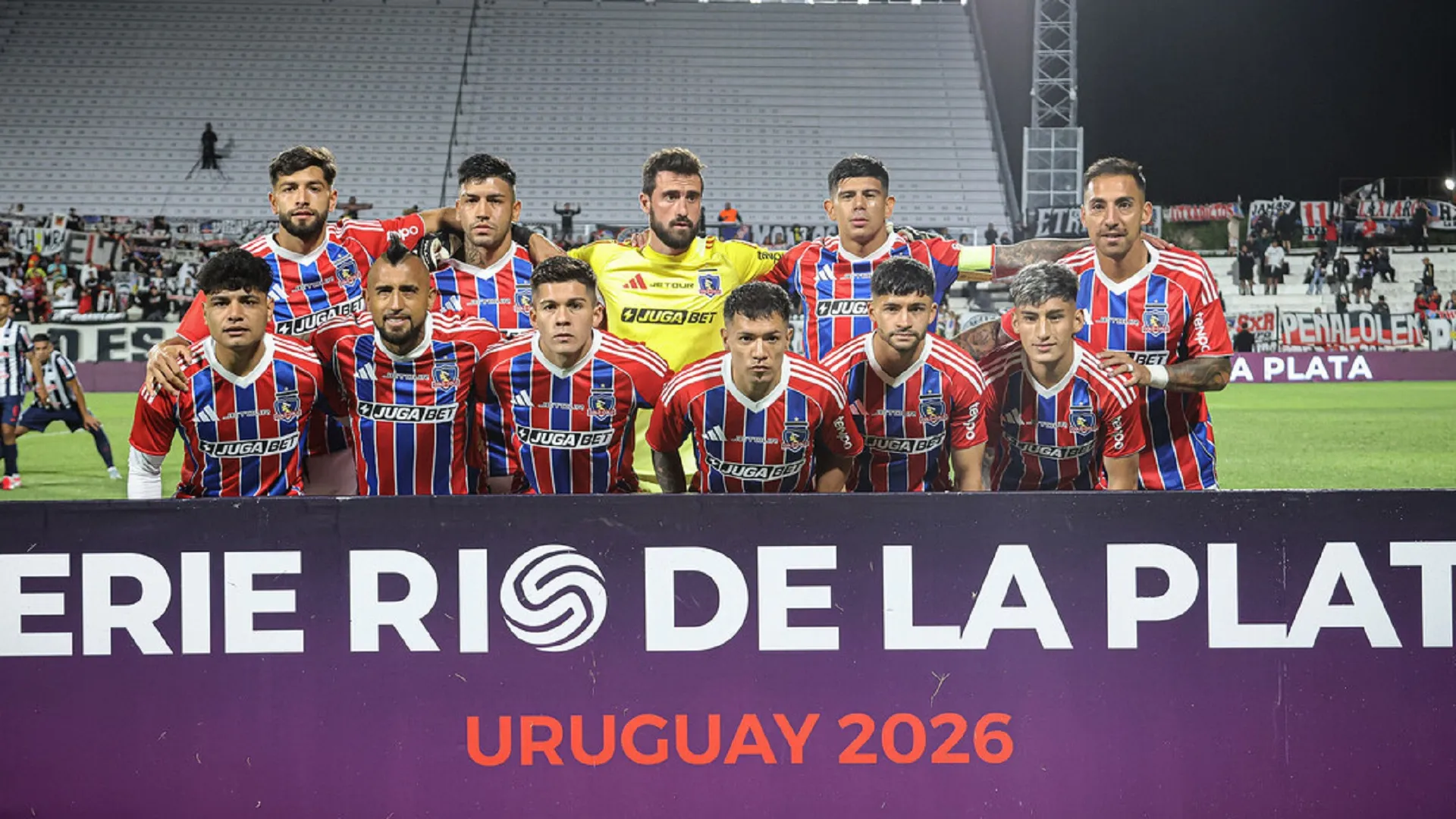Los Albos se preparan para lanzar su nueva indumentaria  (Foto: Photosport)