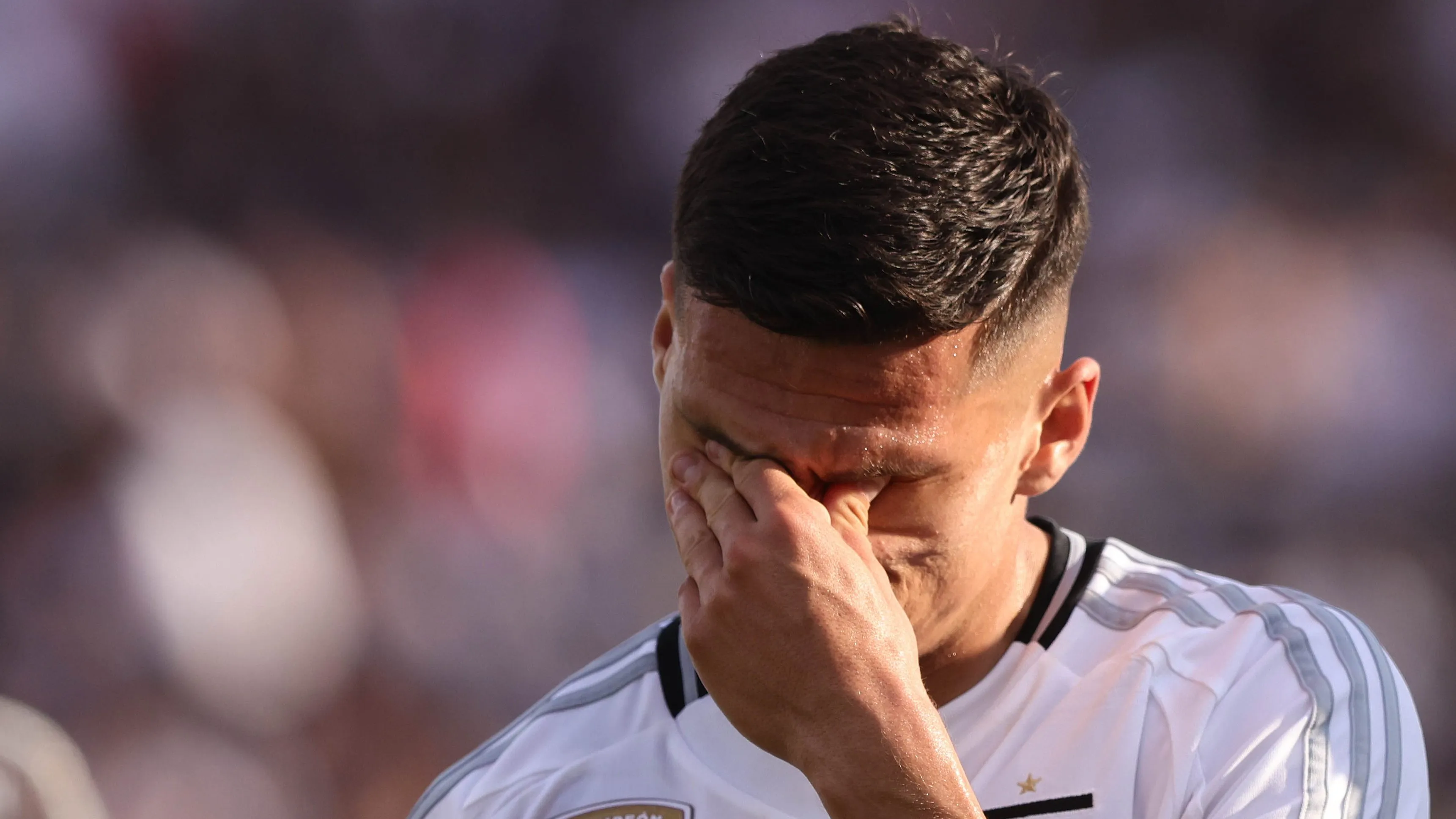 Lucas Cepeda está frustrado en Colo Colo